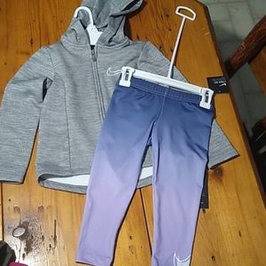 Nwt Nike 2 pc pant outfit sz 4t